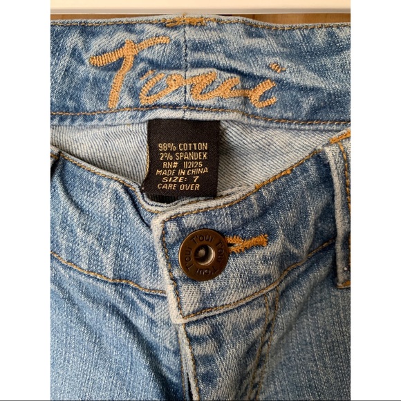 Denim Capris ☀️ - Picture 2 of 5